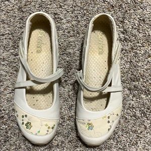 Slip on sketcher shoes